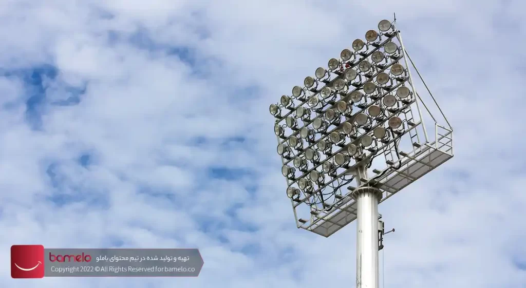 دکل روشنایی در استادیوم آزدی تهران